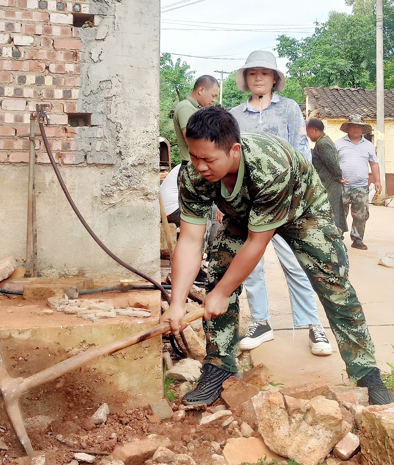 杨国敏参军绝不后悔