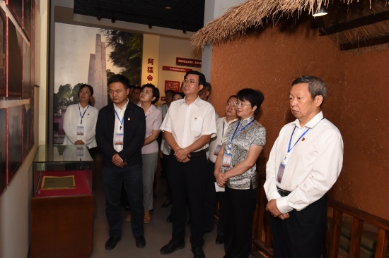 现场教学12（纪念馆）.jpg