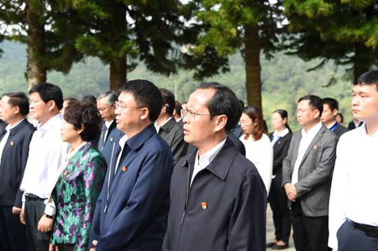 陵园2.JPG