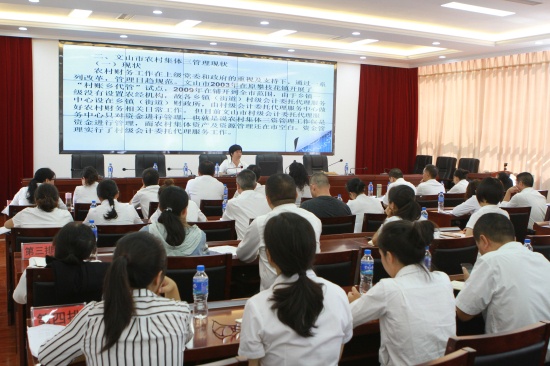 精讲细听练尖兵，直击培训现场（王铭坚　摄）.jpg