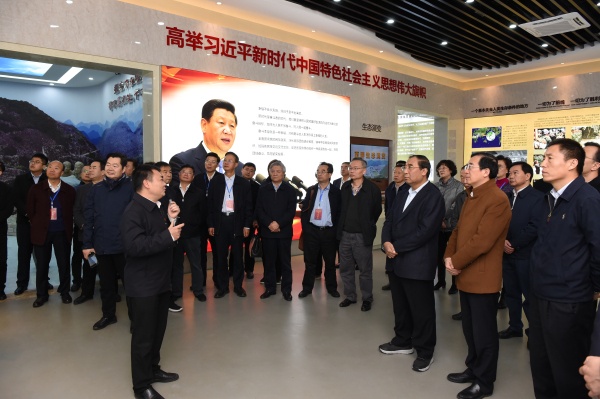 参观展馆3.jpg