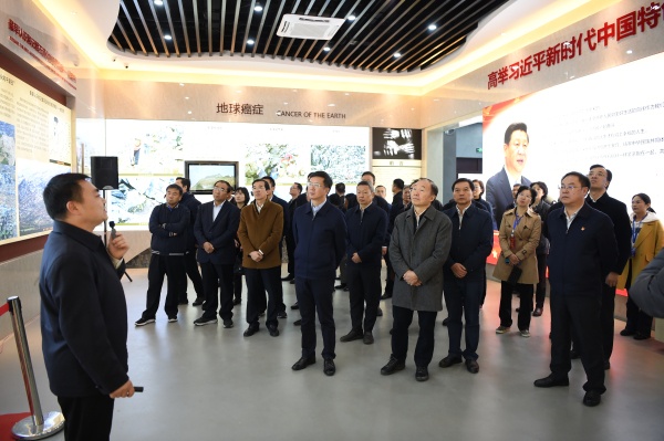 参观展馆4.jpg