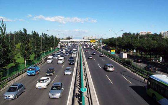 高速路免费.jpg 高速路免费.jpg