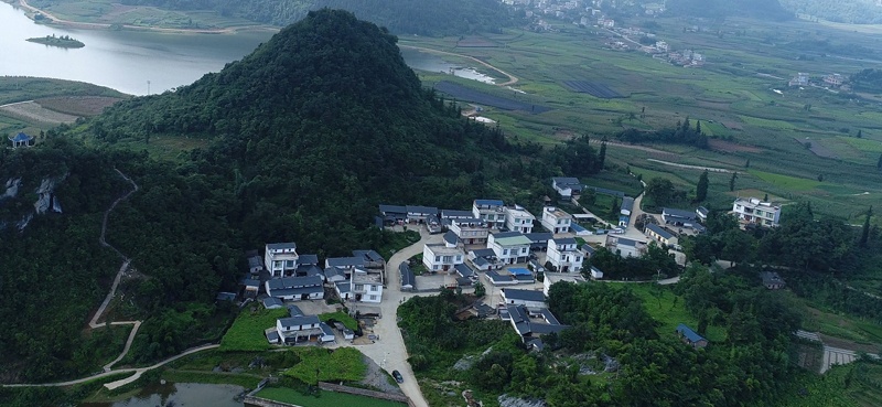 3乡村旧貌换新颜.jpg
