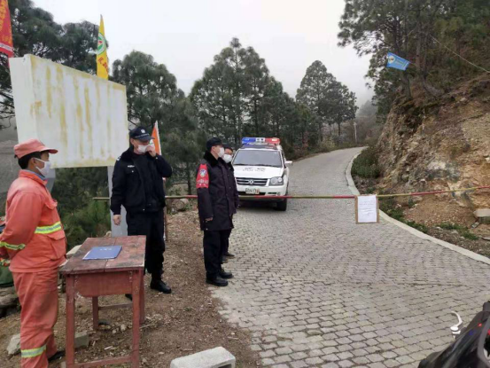 致敬—逆行在疫情中的一线民警童警官！1349.png