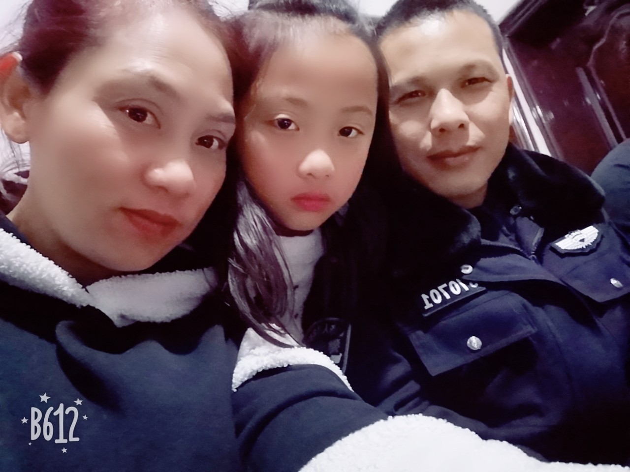 答应过她带她去玩，结果备勤没去成，生气照的一张照片.jpg