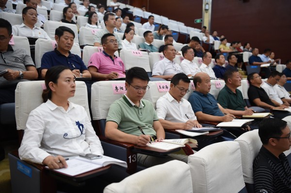 认真聆听2.jpg