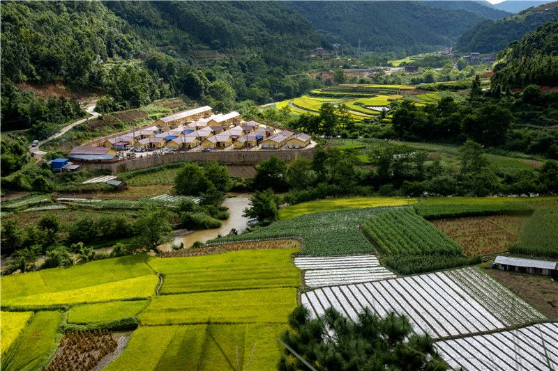 易地搬迁新村——瓦窑幸福新村（陈明凯摄）.jpg
