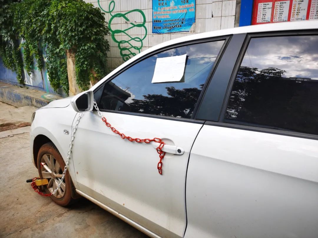 2天拖车84辆锁车51辆卧龙街道城管执法队联合交警对文新农贸市场,七乡