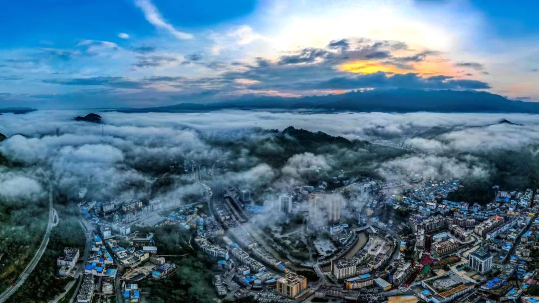 地形起伏大地处云贵高原东南部麻栗坡县麻栗坡县这里便是美景惹人醉