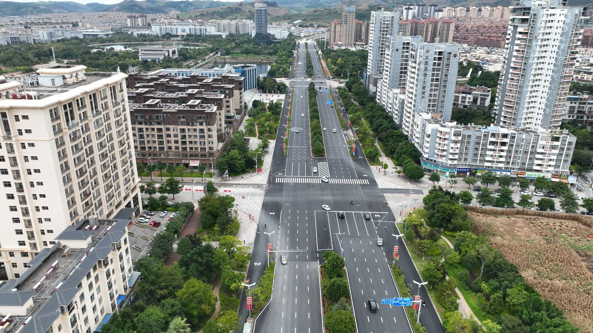 凤凰路（华龙北路至龙海路至七花南路至普阳西路） (1).jpg