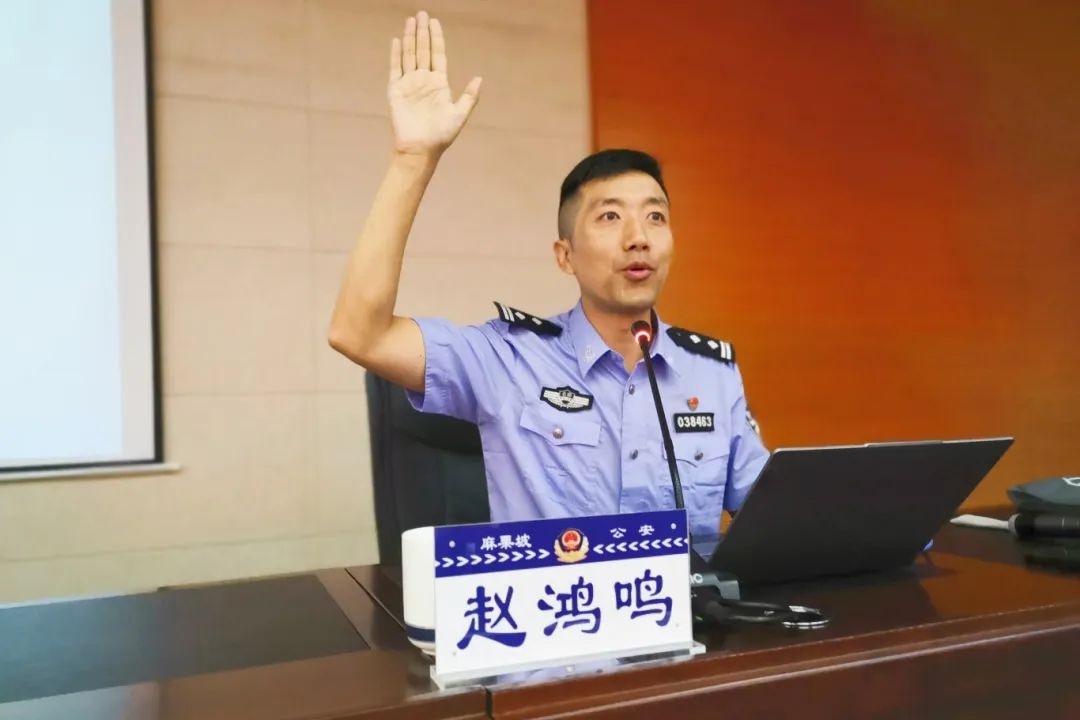 赵鸿鸣1.jpg