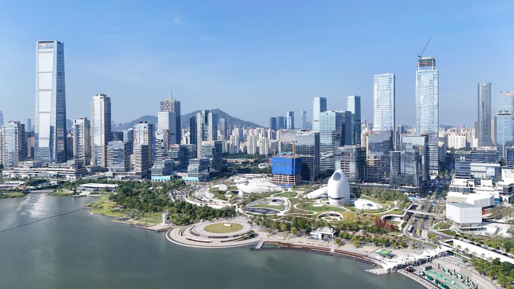 这是11月1日拍摄的深圳湾文化广场(无人机照片)。新华社记者梁旭摄