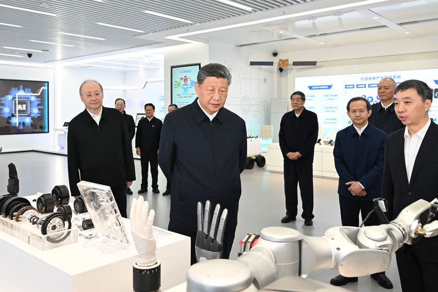 2026年2月9日，习近平总书记在位于北京亦庄的国家信创园考察。